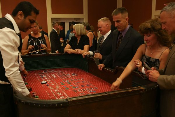1200px-Marines_and_sailors_attended_5th_annual_Casino_Royale_event_130928-M-WI309-003